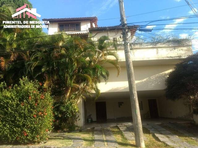 #215 - Casa para Venda em Niterói - RJ
